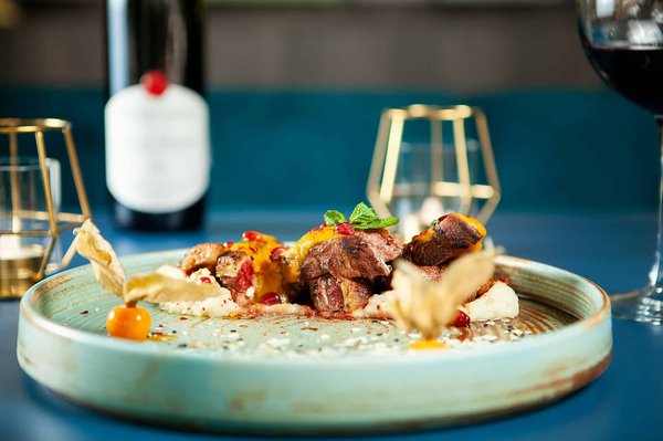 Où découvrir les traditions culinaires locales dans les villages de Transylvanie, Roumanie ?